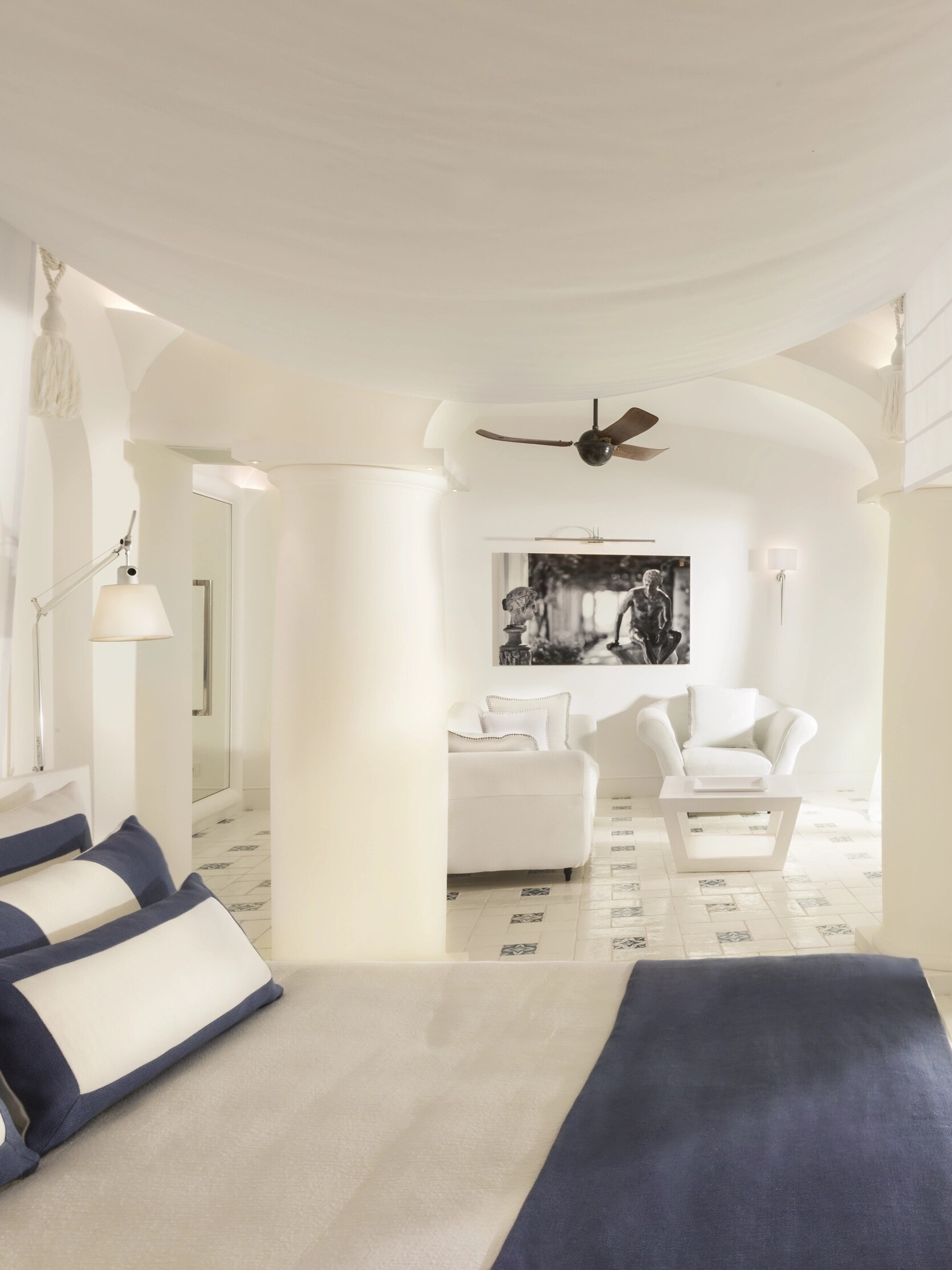 JumeirahCapriPalace_CapritouchSuiteSeaSide_bedroom