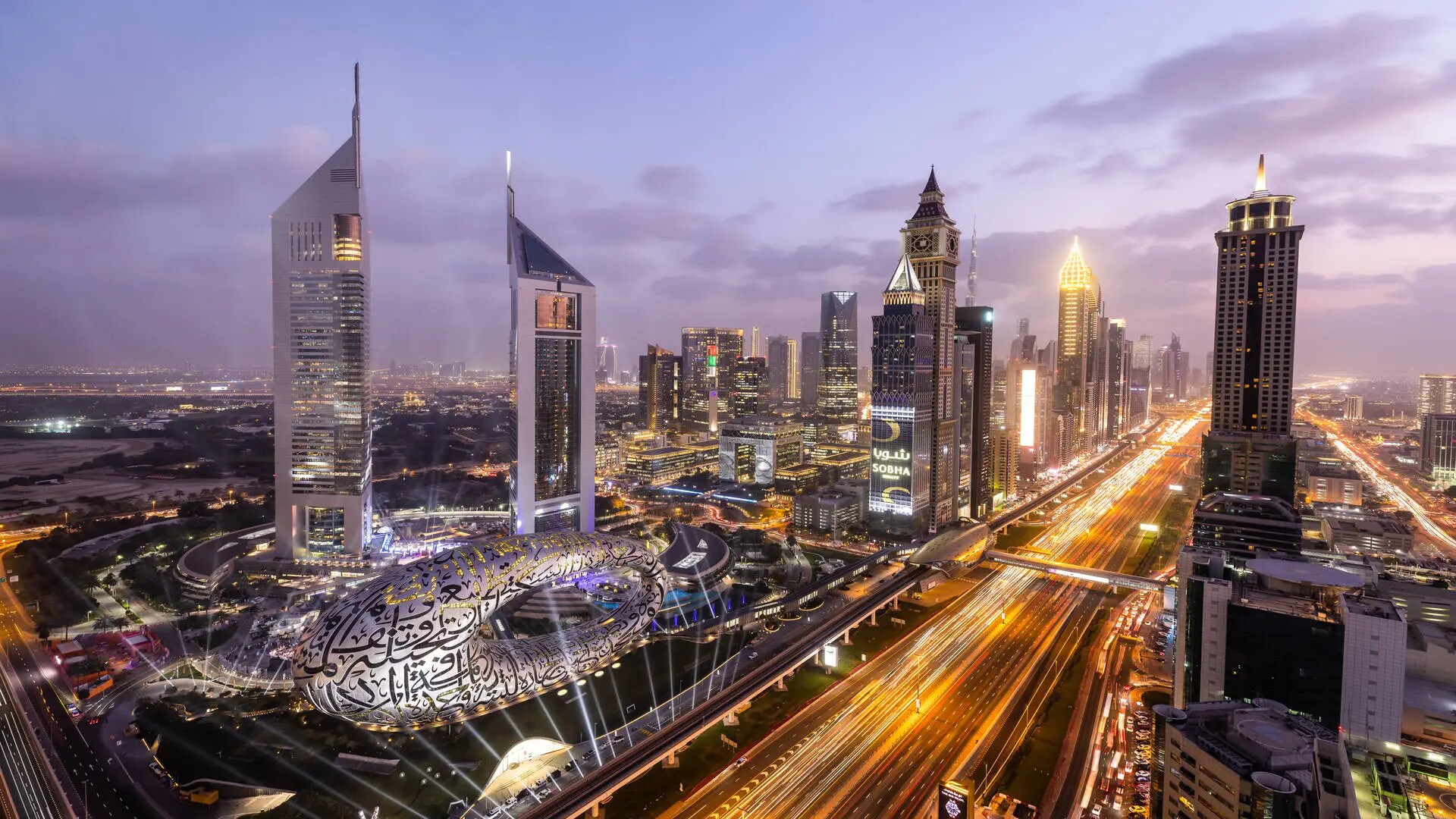 Jumeirah Emirates Tower and Dubai skyline