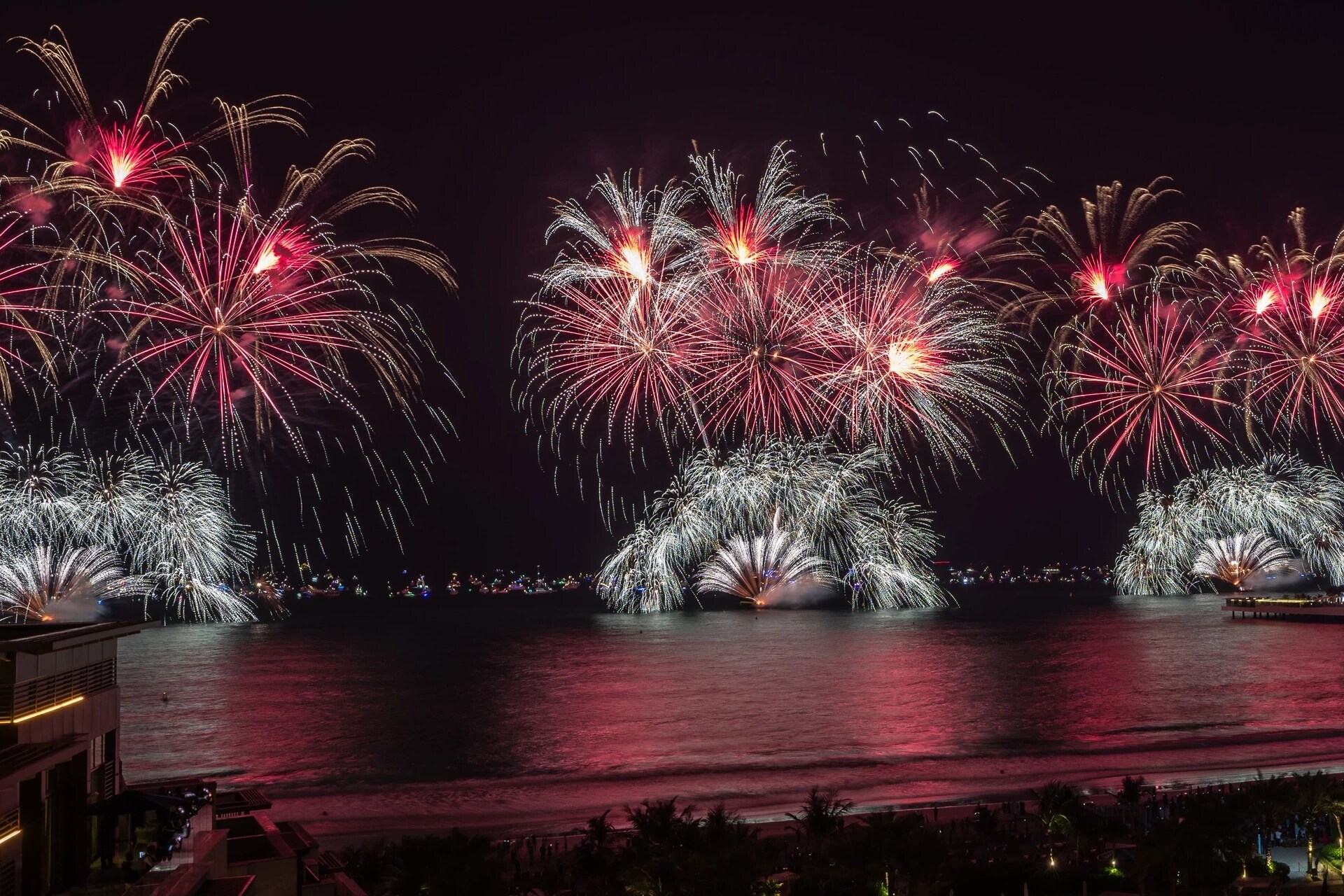 Jumeirah Al Naseem - New Years Eve - Fireworks - Dark