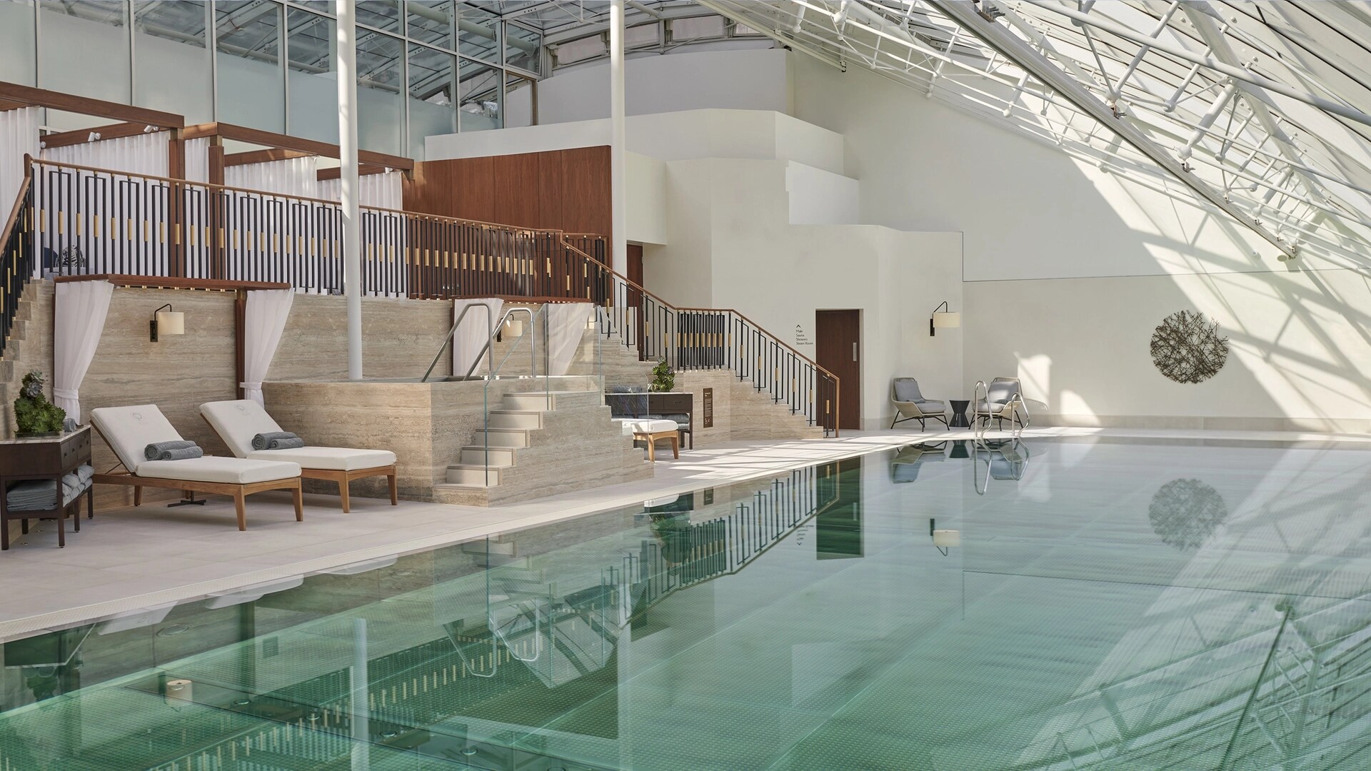 The Carlton Tower Jumeirah Swimming Pool